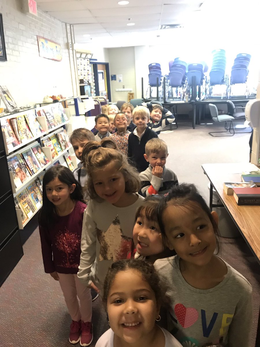 ASFSOnline's tweet photo. It’s picture day! SMILE 😊 😀😃😄😁😆😎🙂🙃 Thanks to all the parents that volunteered to make the day run smoothly!#asfsrocks https://t.co/Jc1iSdCGSo