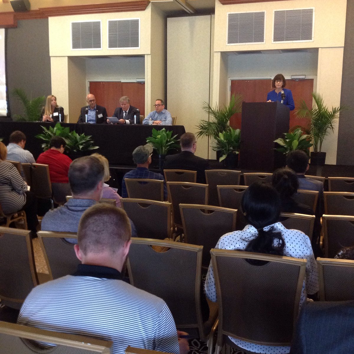 UCFCECS's tweet image. The final panel of the day kicks off with UCF VP for Partnerships and Chief Innovation Officer Thad Seymour talking about @UCFDowntown and the university&apos;s partnership with @SiemensUSA. @UCF #UCFDataSci