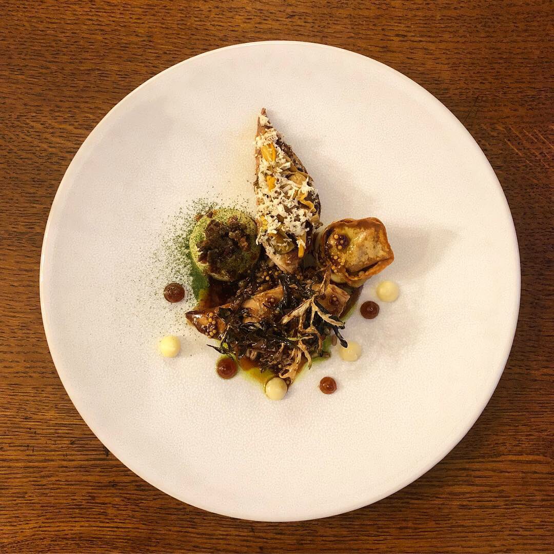 chezchristof's tweet photo. Roasted partridge crown, confit leg and chestnut wonton, parsnip, bacon ⁦@CastleDairy⁩ 🐥🌰🥓👊 https://t.co/w39FO9lTaq