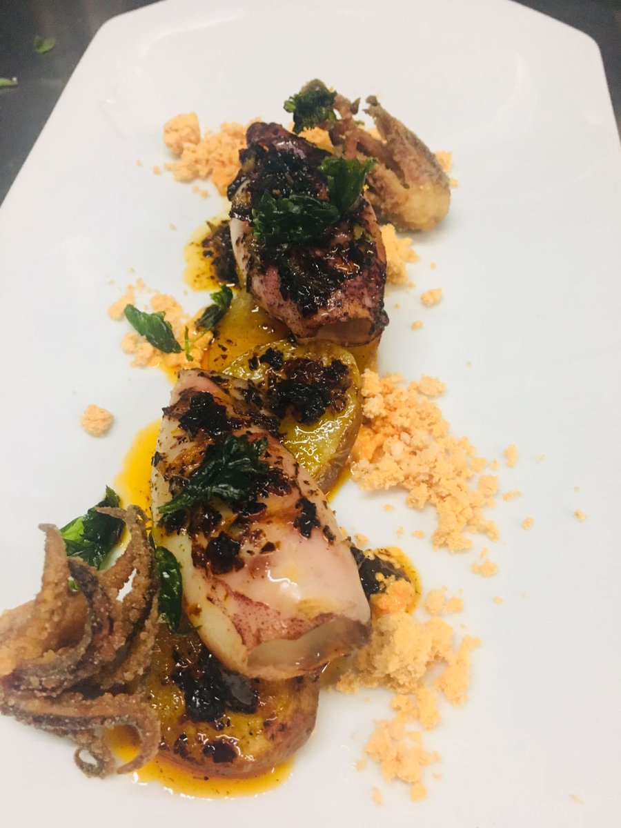 SaorValencia's tweet photo. 🍢 Entrantes de nuestro menú #CuinaOberta.

- Boquerones en vinagre, kimchee de calabaza, queso feta y col lombarda

-  Saam de cangrejo, mejillones y ají amarillo

- Calamar a la brasa, patata asada y pericana https://t.co/NrX5rM1FP1