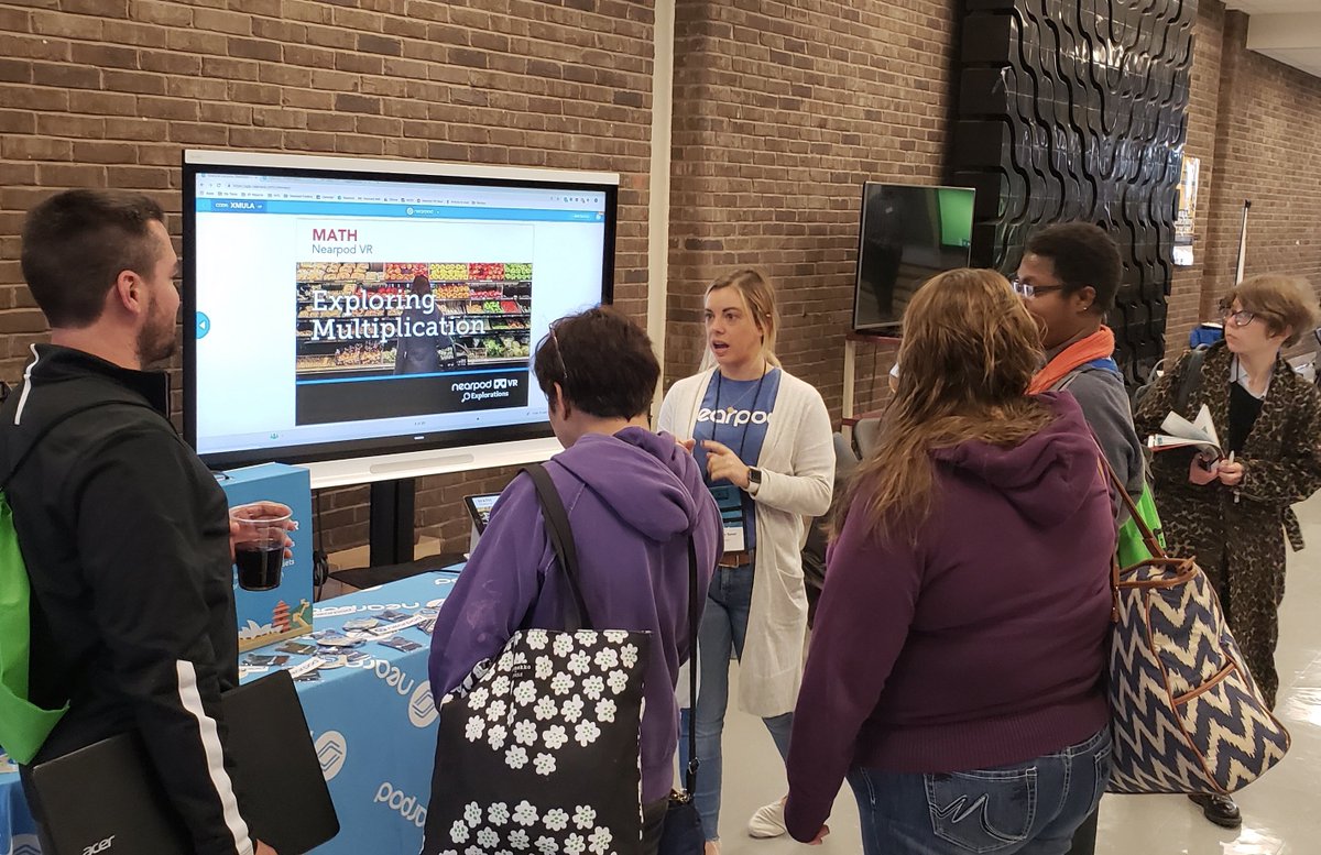 nearpod's tweet photo. Nearpod Team caught in action 🏃‍♀️ showcasing #NearpodVR and lessons for #ELLs at @BaltCitySchools for #BaltimoreEdTech! 📱 https://t.co/xD7u35hkc1