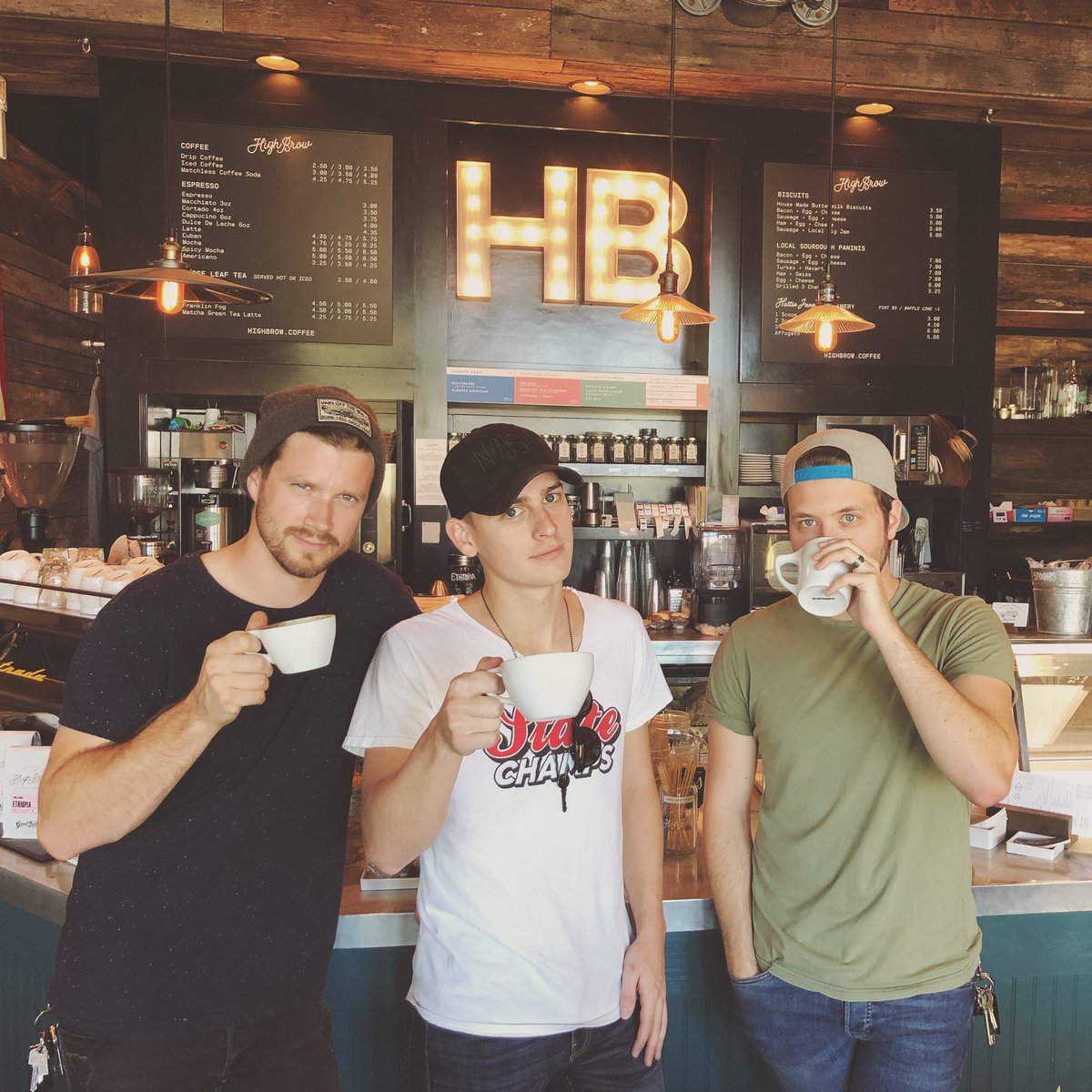 2ndfloorstereo's tweet photo. Hi. We’re not dead. https://t.co/ir6AtYRjcL