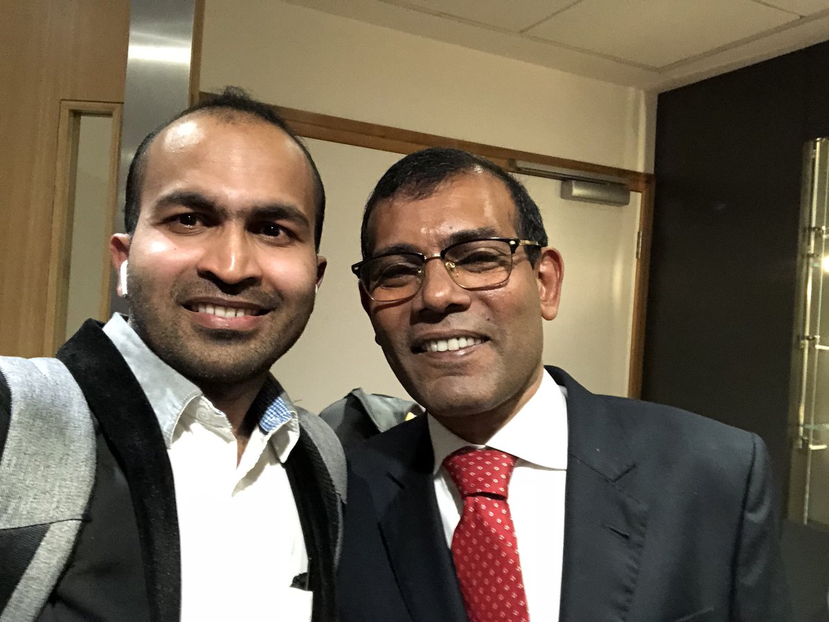 moosaanvar's tweet photo. Selfie with Prez @MohamedNasheed #FreeNasheed #FreeAdeeb #AuthorizeMedical4Adeeb https://t.co/2OywSSJWWc