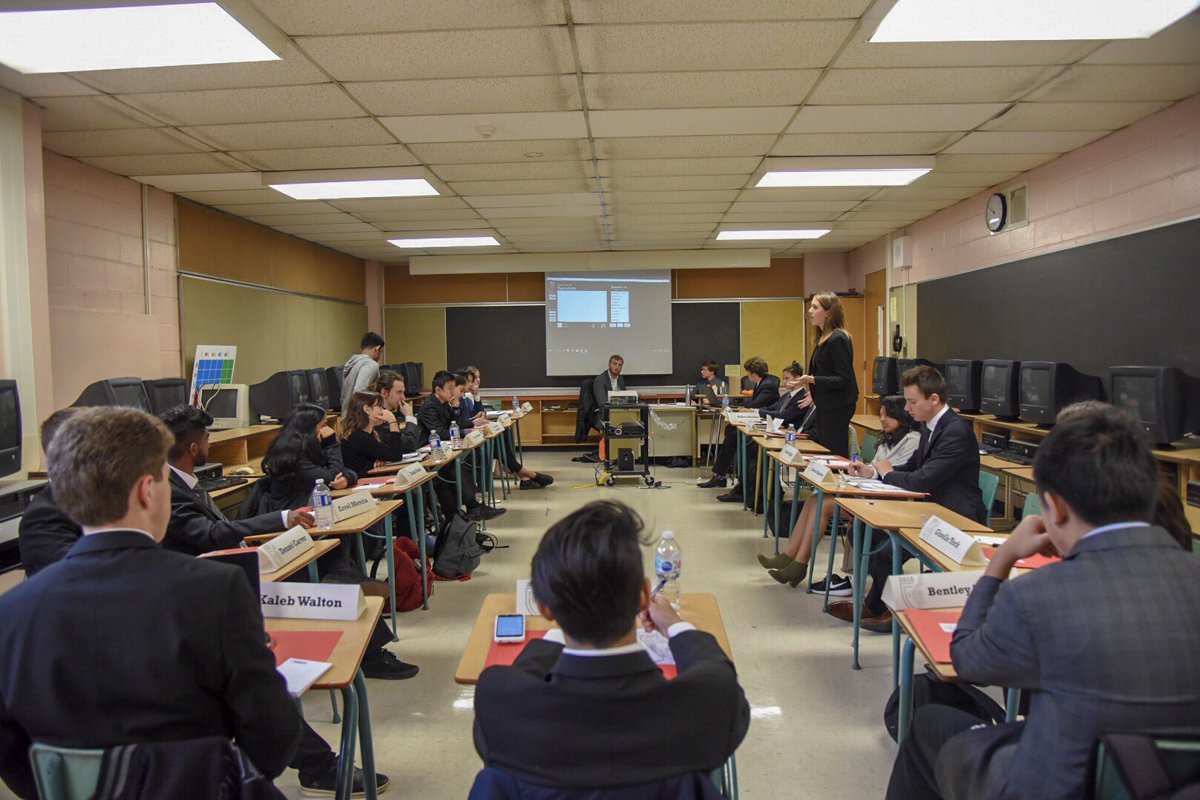 Sebastian_w_lyn's tweet photo. Today at @lakeshoreci we have our lcimun, our annual model un conference. So far so good!! Keep it up delegates!!! #LCIMUN #lakeshore https://t.co/HeeqRsvoEM
