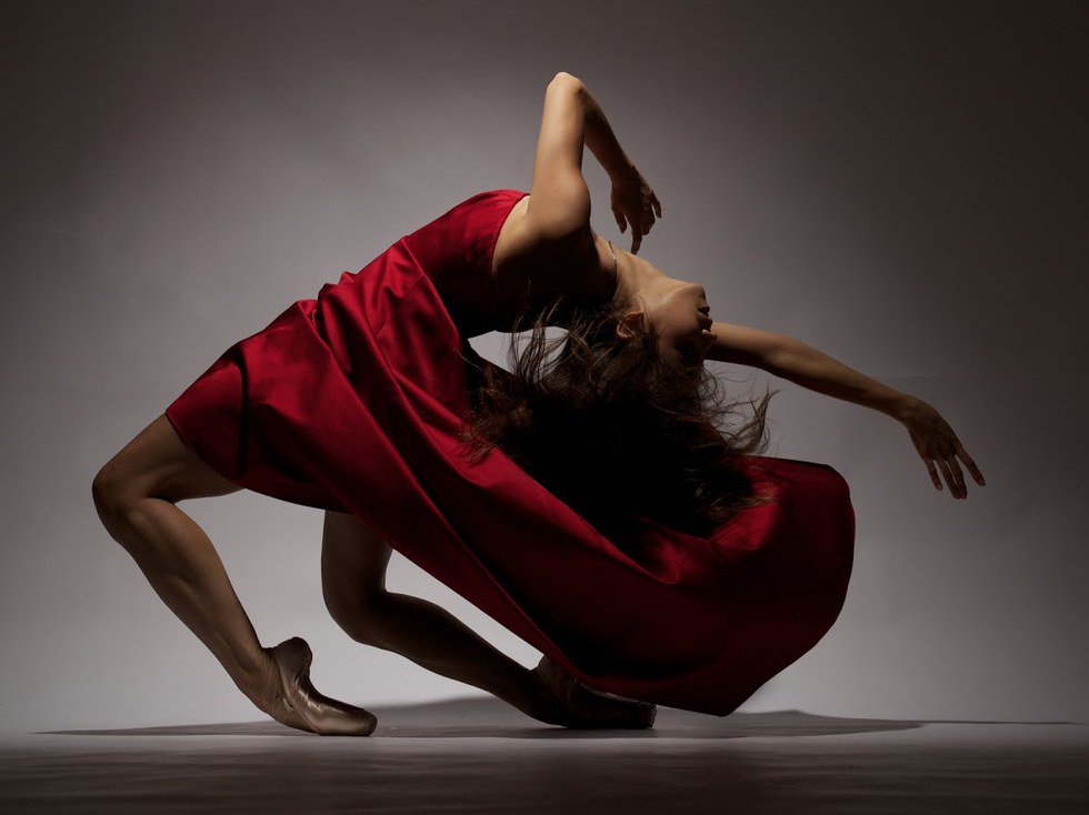 She's a Ballerina. And a Quantum Physicist. And Maybe an Astronaut. Read more about <a href="/physicsonpointe/">Merritt Moore</a>  dancespirit.com/the-ballerina-… #spacecitizen