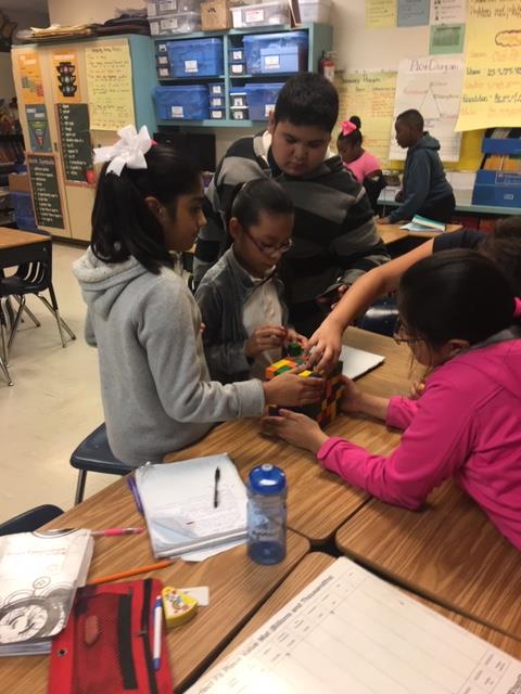 DMcRaeFWISD's tweet photo. #fifthgrade 5th Graders from Mr. Mensah's class @nmensah2 are learning #volume in #math #class! #dmcrae #fwisd #fwisdmath #cubed @JuliaYost8 https://t.co/4TsVIsu04H