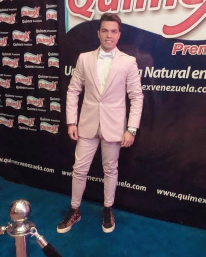 Teamdanielarag1's tweet photo. Que hermosura 💯 https://t.co/693jR50bQV
