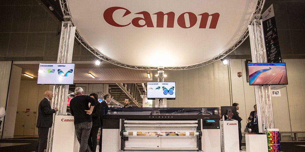 CanonProPrintIT's tweet image. Secondo giorno a #Viscom2018 ormai trascorso. Appuntamento a domani per scoprire le altre imperdibili offerte targate @CanonItaliaSpA! #unleashprint