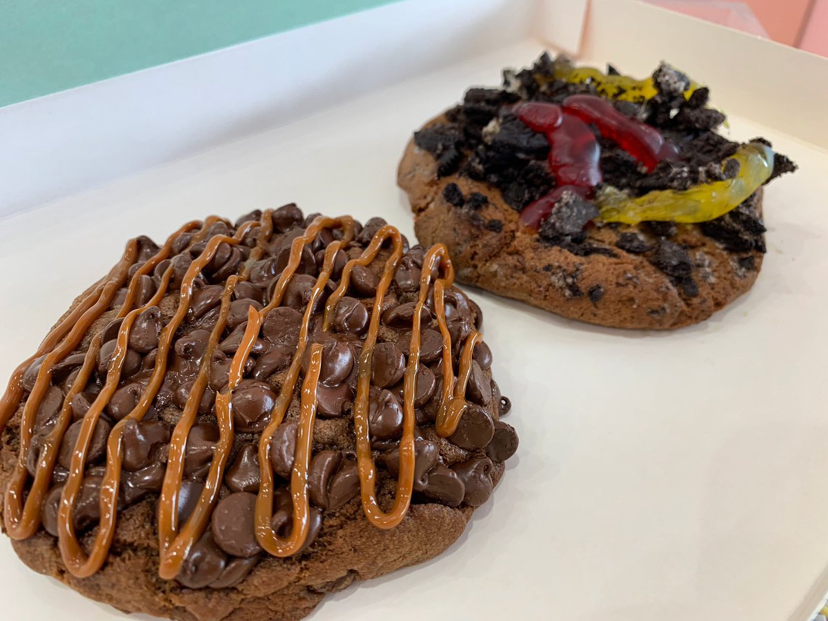 NightOwlCookies's tweet image. What are you going to be for Halloween, scary or SWEET? 😏 #Halloween #OctoberMenu #BAKED