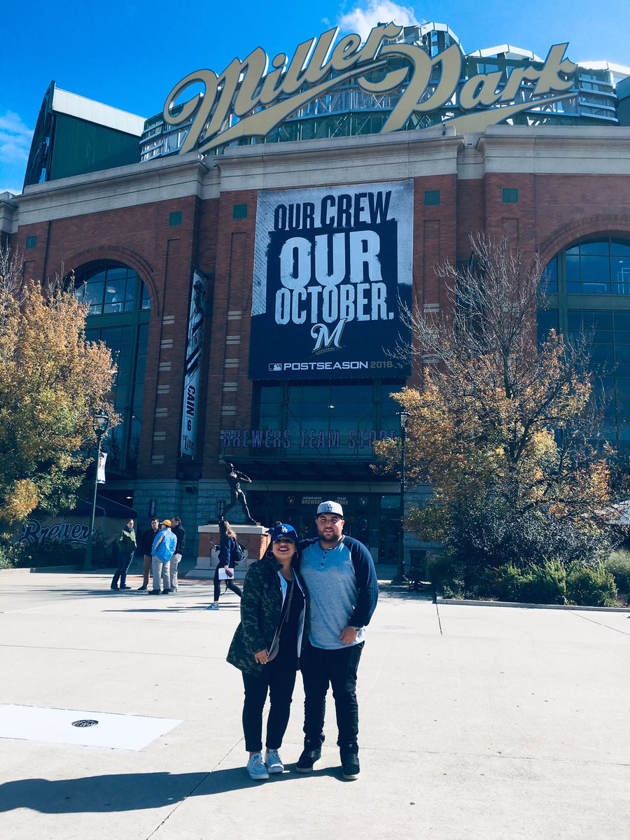 Jessica__Cadena's tweet image. Back to Milwaukee tonight for Game 6!! #abc7eyewitness #WorldSeriesDreams #LADetermined @Dodgers