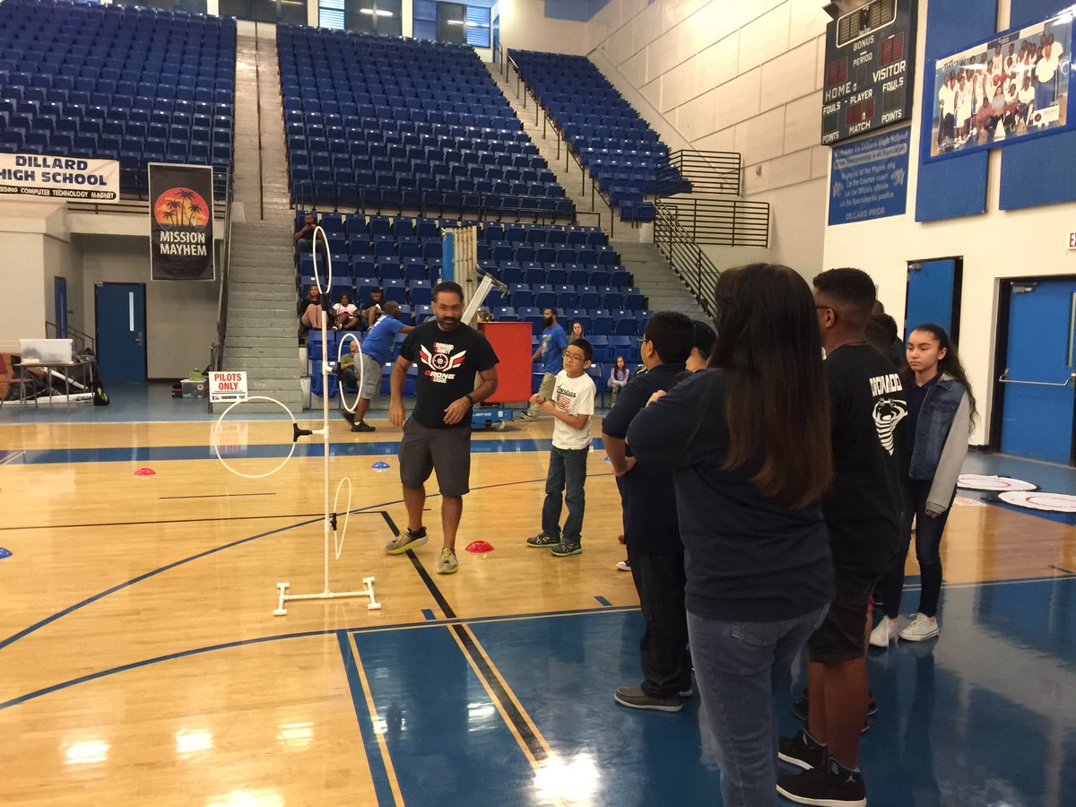 BrettSheridan3's tweet photo. The Broward Middle School Drone League is underway at Dillard High School. The Future is here! Come check out the full day of drone racing. High School races start at noon. @BrowardSTEM @bcdroneleague #inductrixfpv #browardcountyschools https://t.co/hfCXakLWEi