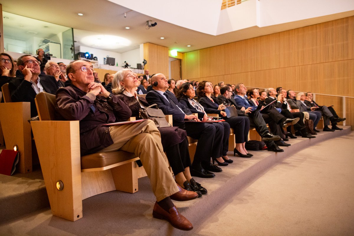 GruppoRoncaglia's tweet photo. Come sta cambiando il nostro modo di lavorare, di comunicare, di vivere. Oggi alla #GiornataDelFuturo sì è discusso di questo e molto altro insieme ai nostri relatori Carlo Ratti, Enrica Filippi, @timeguide, @DanieleChieffi e al moderatore @lucadebiase. #EngageTheFuture https://t.co/CssV0tYxeu