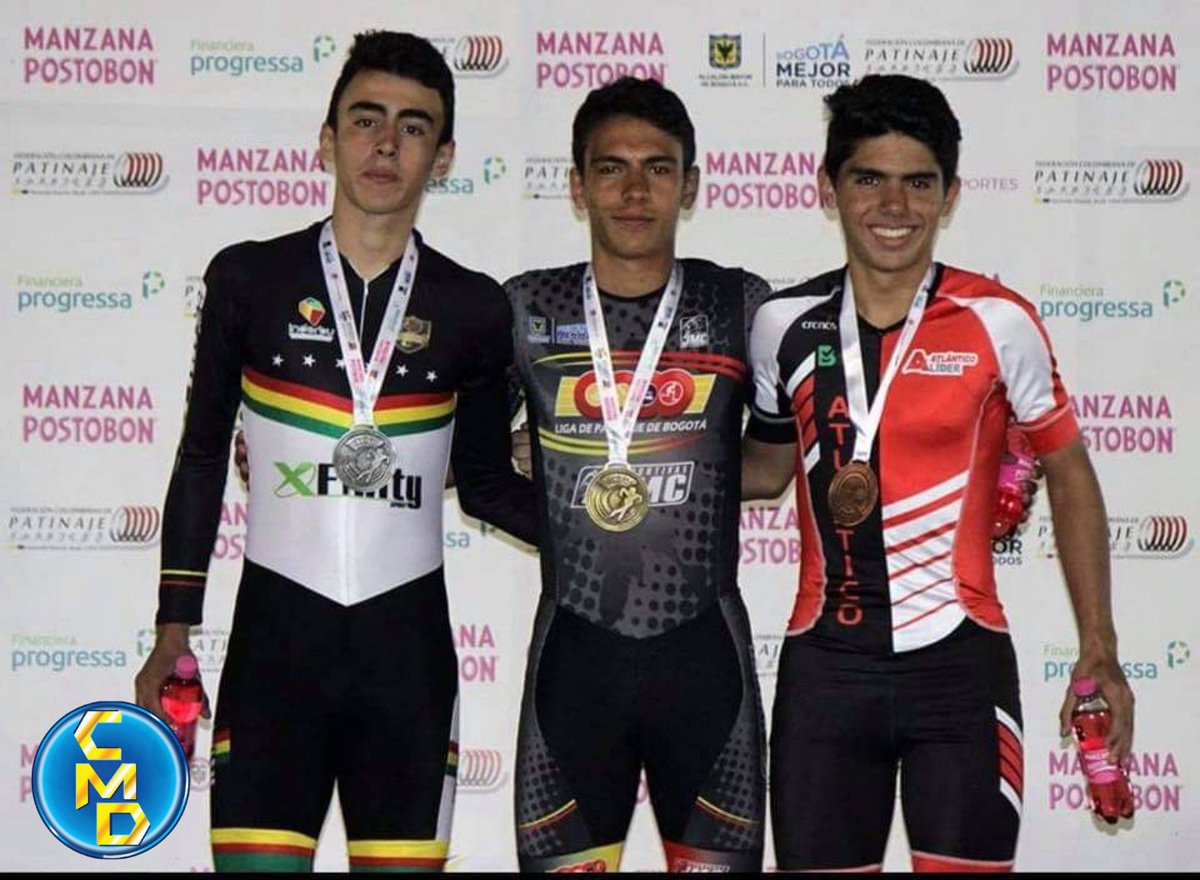 ClubMarioDuran1's tweet photo. Atlántico Oro y Bronce con Sebastián Suárez Gutiérrez, 🥇 en prueba  eliminación y 🥉en prueba por puntos En Campeonato Nacional Interligas de Patinaje de Velocidad Bogotá 2018.
Felicitaciones al campeón !!
@AtlanticoEmi @zonacero @BluBarranquilla @Fedepatincol 
#interligas2018 https://t.co/S8Na3cpHia