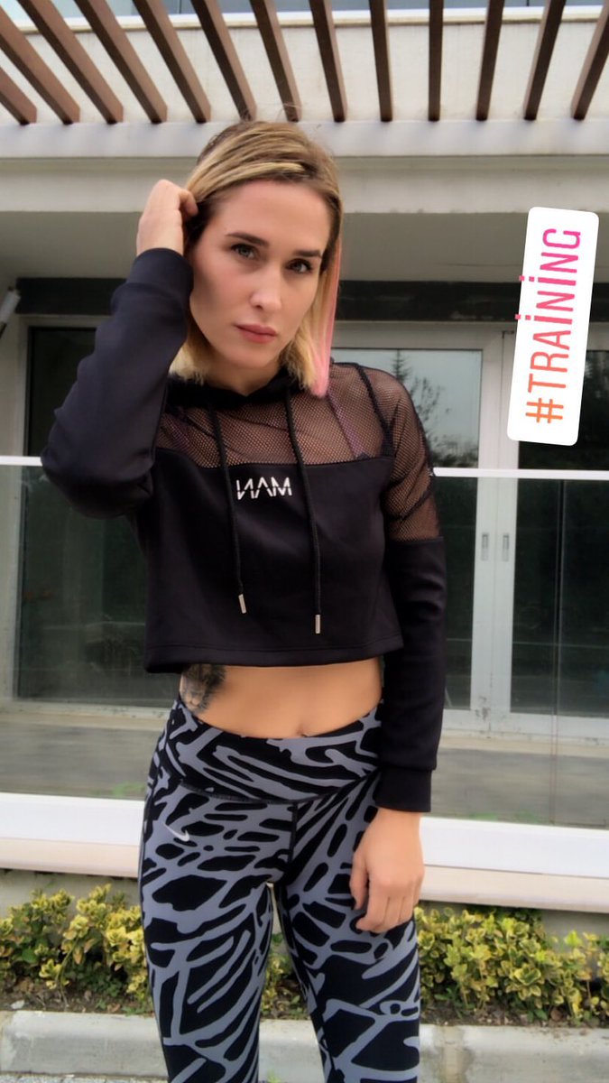 Kalbimizi Tam 12'den Vurdun Kraliçe👑💖💘😍😍

#semaaydemir #safc <a href="/semaaydemir1985/">Sema Aydemir</a>