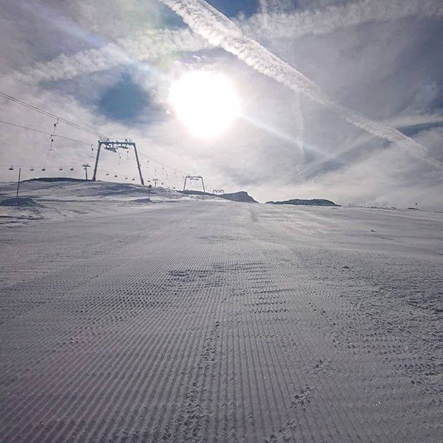 WhiteStoneSki's tweet image. #FridayFeeling via @hintertuxergletscher ⛷☀️ #hintertux #hintertuxglacier #hintertuxergletscher #zillertal #mehrlifte #28kilometer