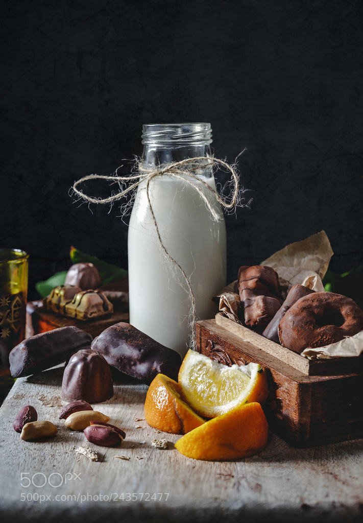Milk in glass jar with orange and chocolate sweets (автор фото rgherrera1969) #style,orange,glass,cup,background,drink,fruit,green,hot,healthy,fresh,food,wooden,chocolate,sweet,brown,black,candy,dessert,sugar,delicious,snack,milk,breakfast,traditional,beverage,closeup,white,…