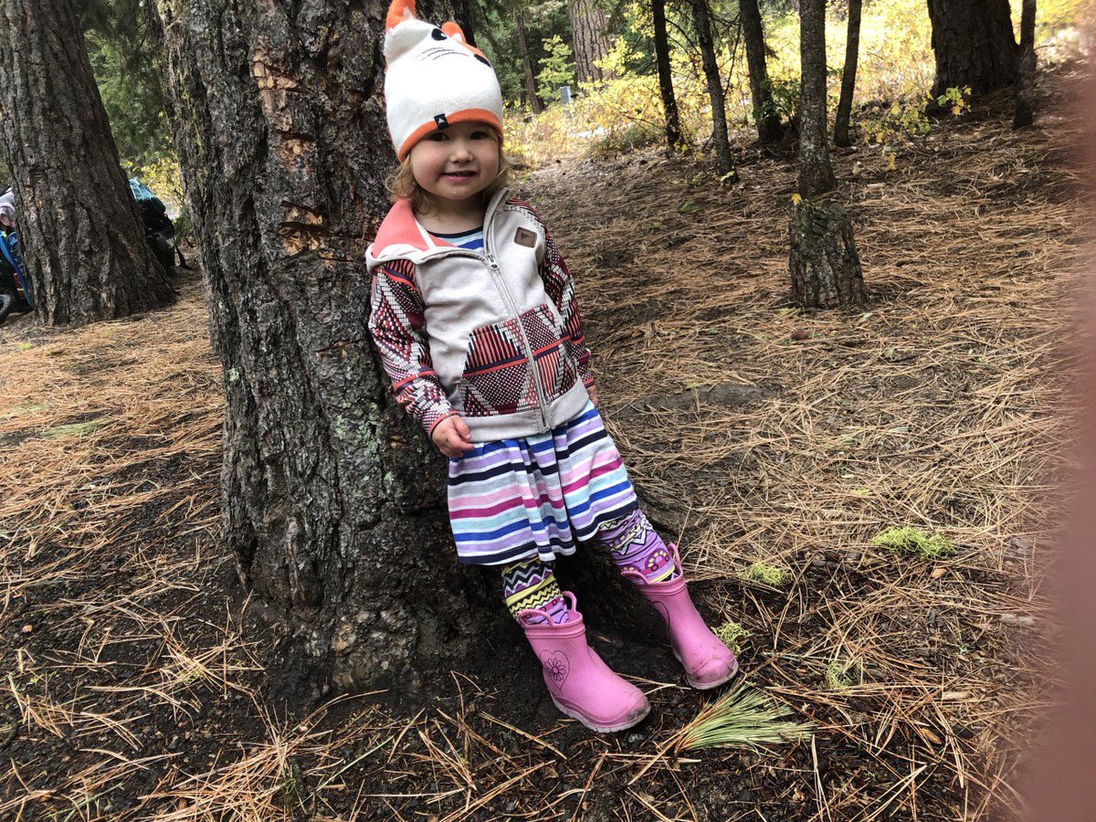 As the days get colder, the layers get warmer. From hats to hoodies, be sure to stock up on your kiddo's #fallfavorites at burton.com! #burtonkids  #layerup