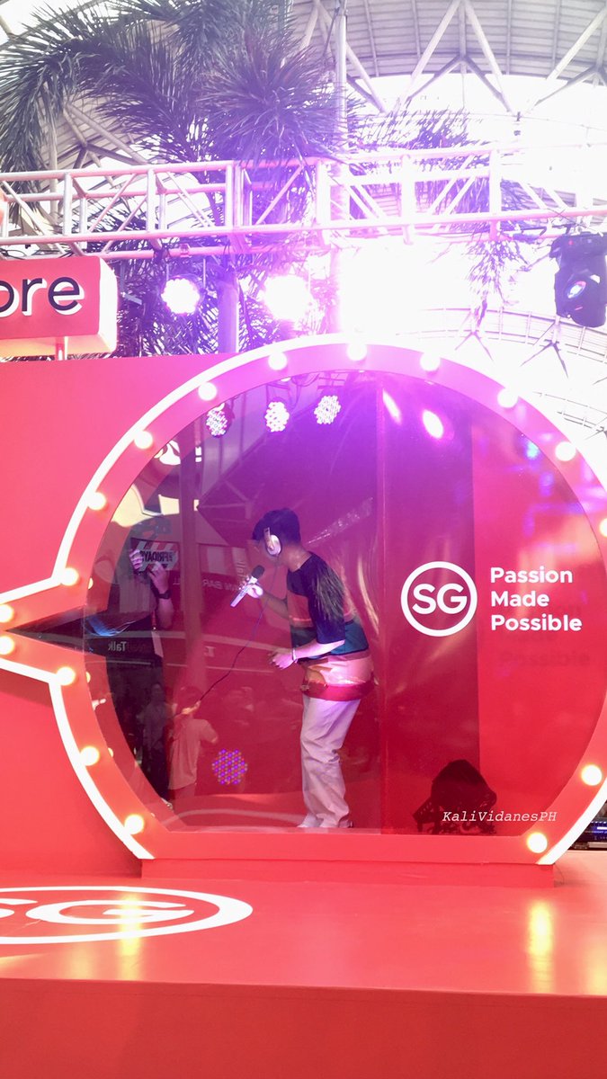 KaliVidanesPH's tweet photo. Some of the photos earlier at #SINGaporeKaraoke ❤️💥 [10.19.18] 
@kalividanes  @hannahkathleenp 

#MadeItPossible #VisitSingapore https://t.co/htQIZVrNiv