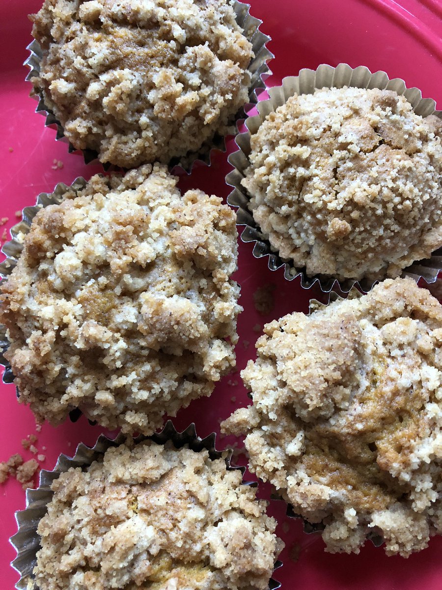 MikeHelms4HIM's tweet photo. Homemade pumpkin spice muffins with streusel topping. 😳🙌🏻 My bride leveled up! #mmmtothemmm #pumpkin #weboutthatpumpkinlife #sogood #thankful https://t.co/EvQRemCclJ