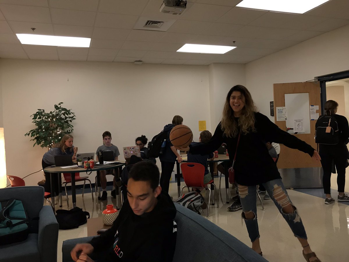 algonquinwc's tweet photo. It’s been a week since our Night Against (college essay) Procrastination! It was a definite success! 📝📓✏️🗒 https://t.co/t38nmyKoIC