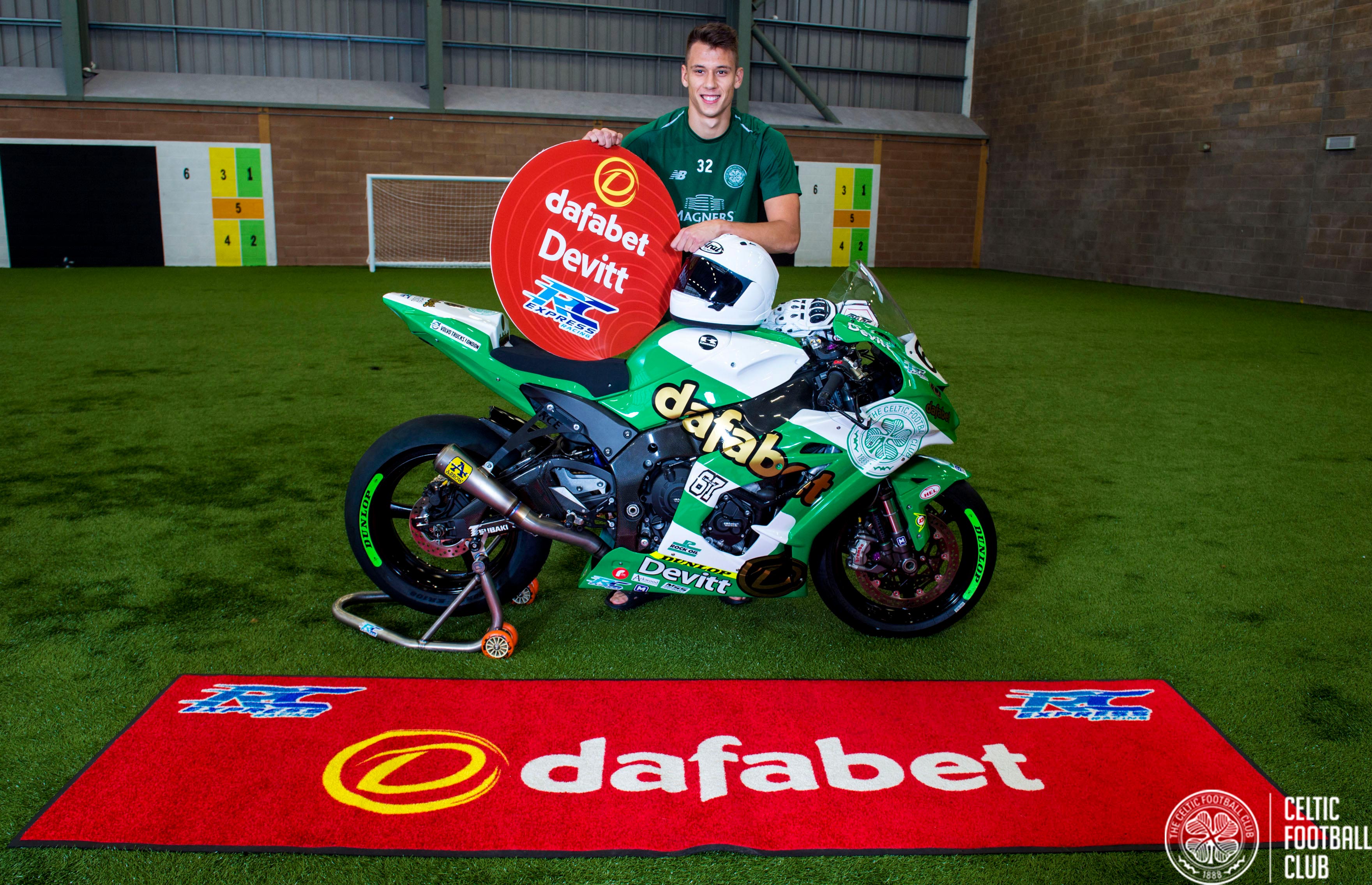Celtic Football Club Celticfc Will Make Its First Foray Into Motorcycle Racing At Next Month S Macau Motorcycle Gp Having Joined Forces With Rcexpressracing The Bike Will Be On Display Outside