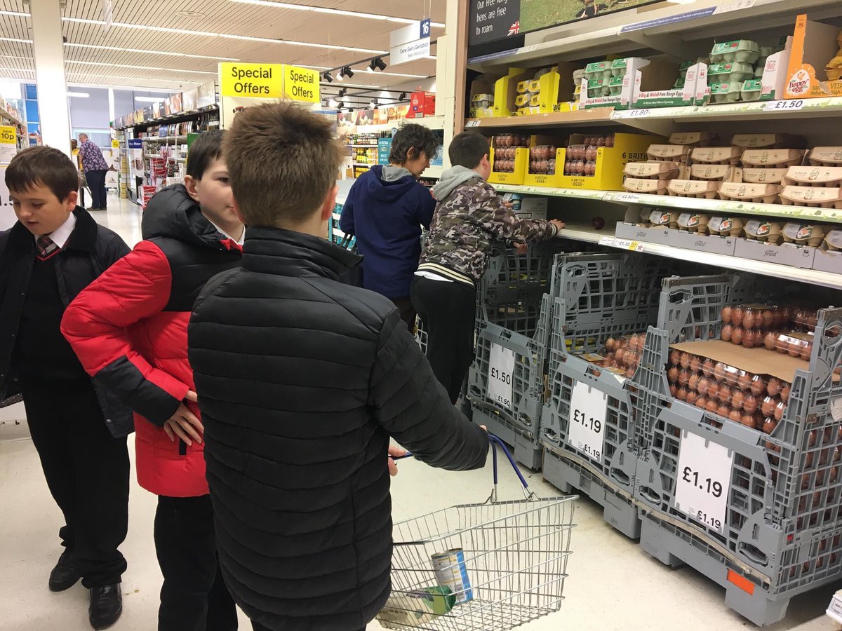 cantonianhs's tweet image. Students travel by bus to visit a launderette and Tesco supermarket #independentskills #accessbase @priorylaunderette