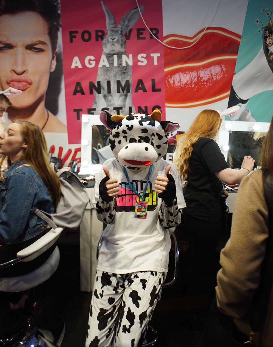Hello_WorldLive's tweet photo. It’s Friday!!! 😁

What are you getting up to this Weekend?

Have an AMAZING time!
🐮 👍🏻 https://t.co/2BLDuNZOcV