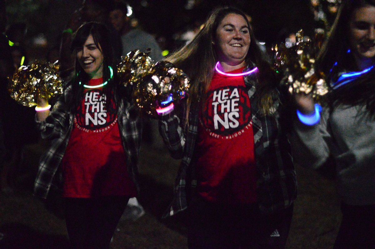 JonesCollege_'s tweet photo. Last night, our Bobcats enjoyed celebrating Homecoming with lots of music, games, and glow sticks at the G L O W pep rally at the campus lake! #BobcatNation #ChooseJones #JCHomecoming https://t.co/rAzvo8tasi