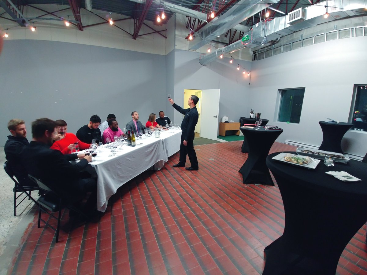 Antreduvin's tweet photo. Voici des photos de notre récente formation sur l'art de bien déguster, à la caisse Desjardins de LaSalle 🍷🍷🍷 https://t.co/o7bleOhsVE
