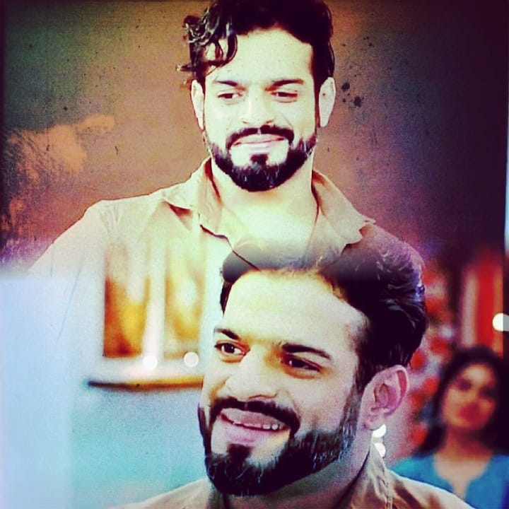 Kpthebest2's tweet photo. All he needs to look handsome is just to smile his heart out ..... people who claim that he is not handsome really need an eye check-up .... because my heart always skips a beat whenever I see him smiling 🙈 #Karanpatel #kingpatel #KingOfTellywood @TheKaranPatel https://t.co/7n22GffNOY