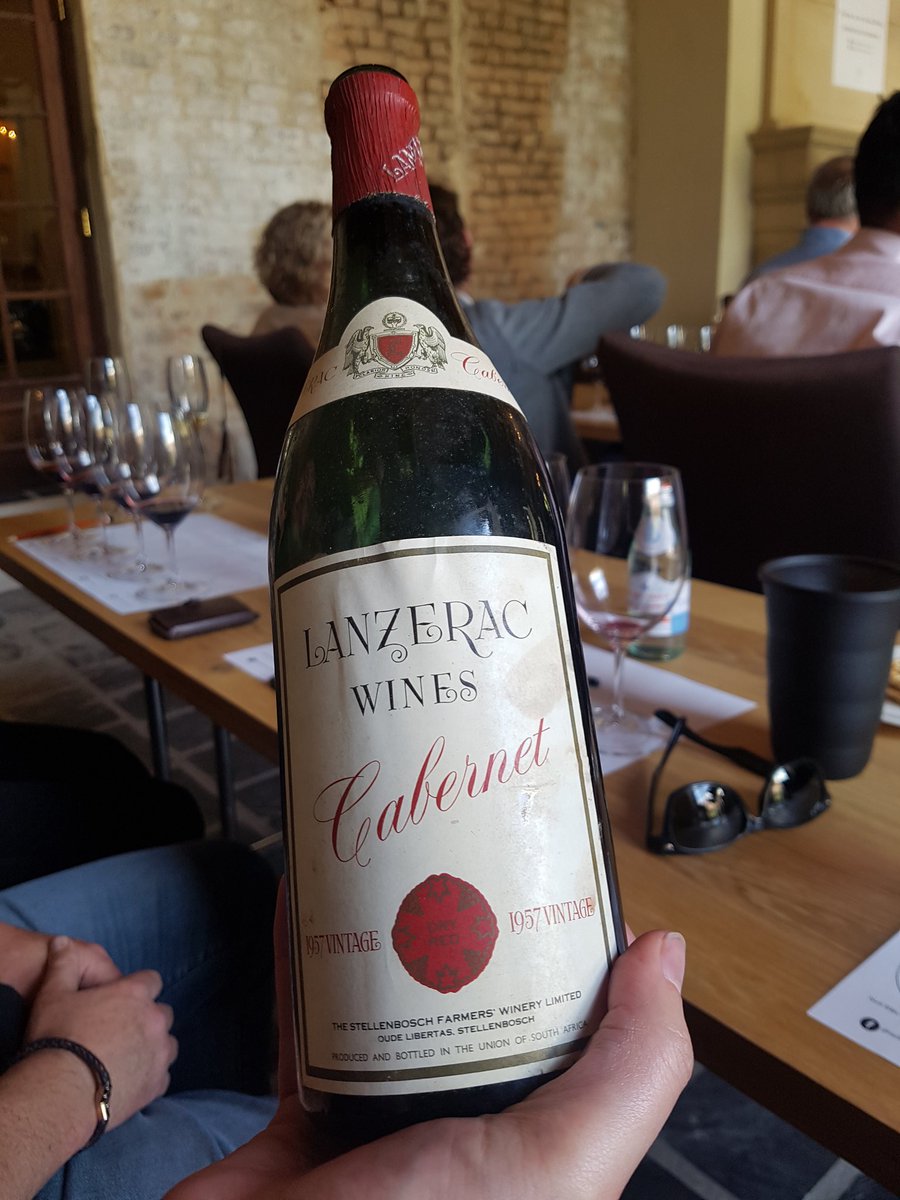 Produced in the union of South Africa, the first @LanzeracWines Cabernet bottled by Stellenbosch Farmers Winery in a burgendy bottle. After years in the bottle the wine is still pure magic.
#stellenboschcabernet