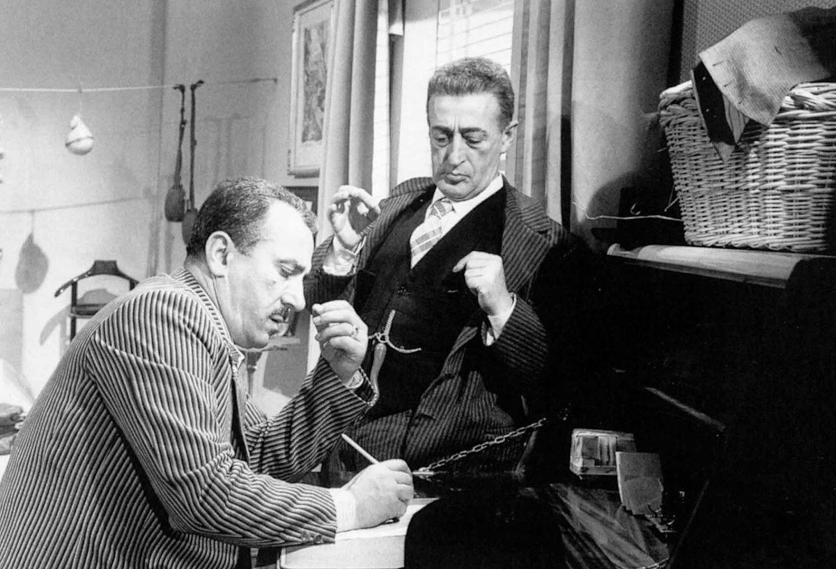 Uno leggeva e uno scriveva.