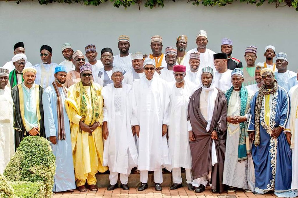 H.E @GovUmarGanduje today accompanied a delegation of Tijjaniyya Shura Council of Nigeria to a courtesy call with President Muhammadu Buhari at the Aso Presidential Villa, Abuja. #GandunAiki