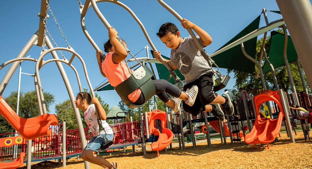 PlayCoreNews's tweet photo. McFarland, CA is a community with a strong commitment to health, wellness, and physical education. Using the research-based principles for youth fitness and inclusive play, they have designed a space for everyone to enjoy. #FeatureFriday #PlayCoreNDS #NDSPlayOn #NDSInclusion https://t.co/9ZBzAHSDmF