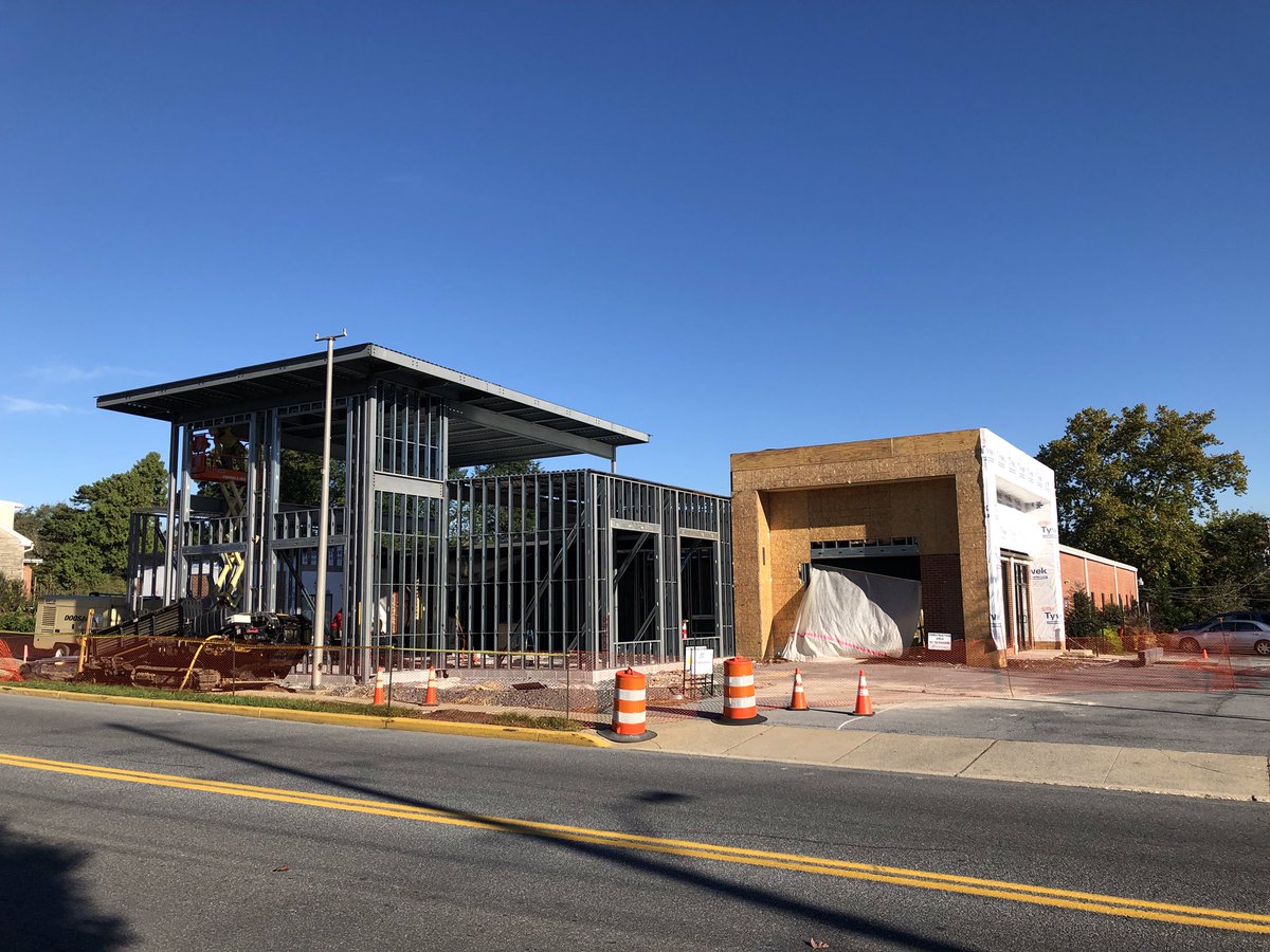 garmanbuilders's tweet image. Beautiful fall day for some construction. ☀️🛠#progresspic #designstudio #buildingmakeover #countingdown