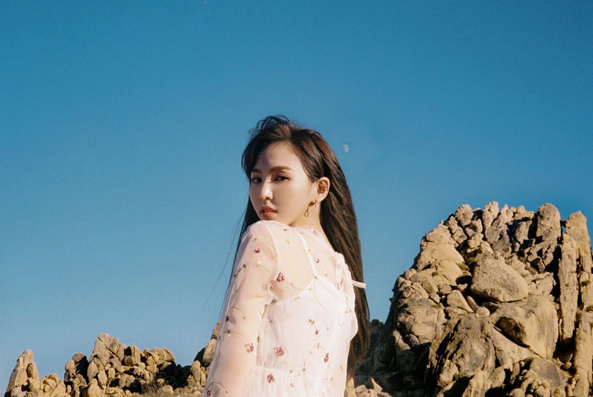 redvelvetology's tweet photo. so happy, grateful and proud of wendy for having this great opportunity, a collaboration with john legend, being able to sing with one of the artists she likes listening to and admires in such a nice song. wendy's totally so happy
#WrittenInTheStars #StreamWrittenInTheStars https://t.co/Glb20sQgL2