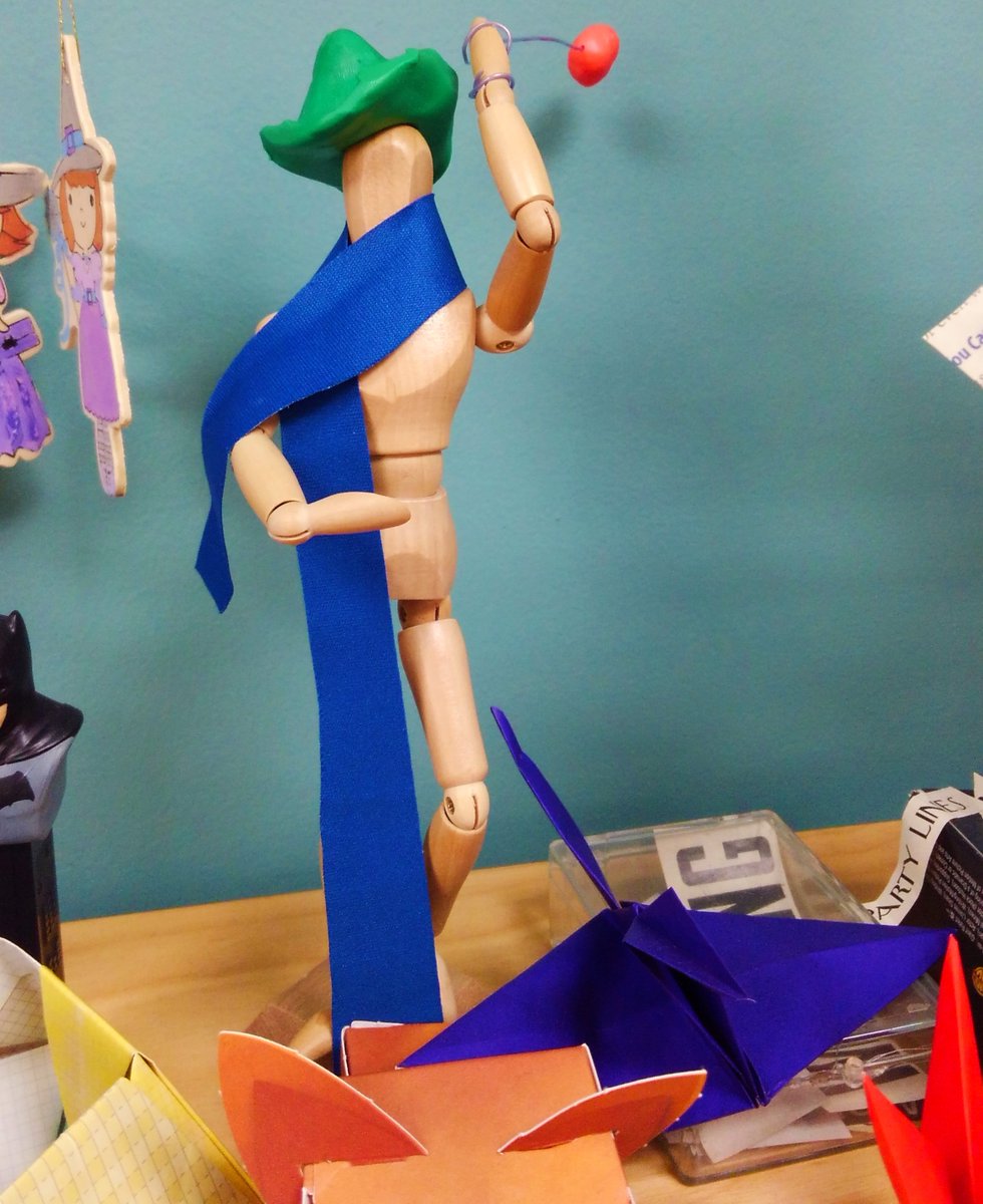 MadCollCreator's tweet image. The drawing figurine has recently accessorized.