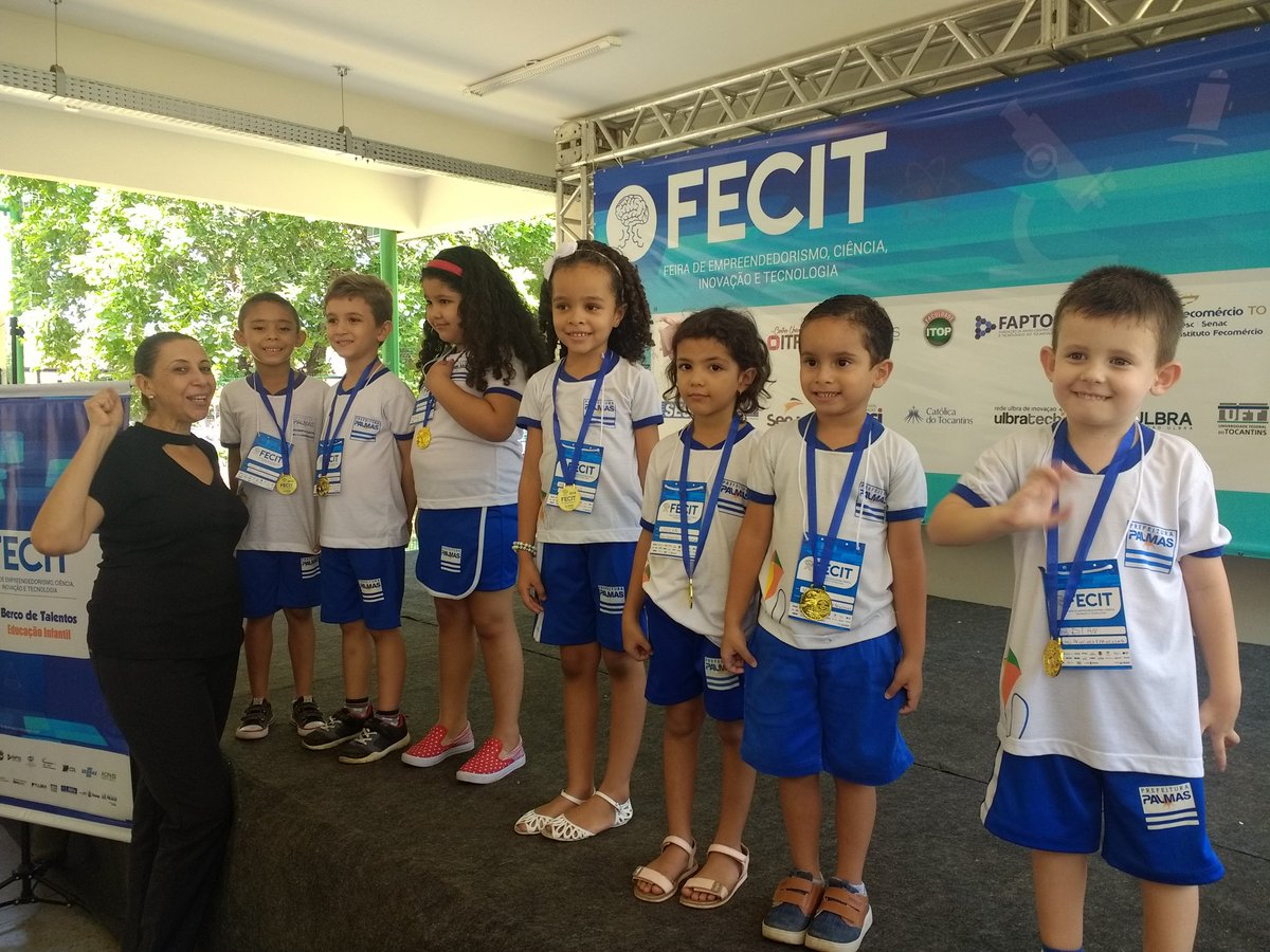 EducacaoPalmas's tweet photo. #Fecit2018 l Agora é um grande momento para as crianças da Educação Infantil. Elas estão sendo premiadas com medalhas do Berço de Talentos, pela participação especial na Fecit. https://t.co/chdma3LKGT