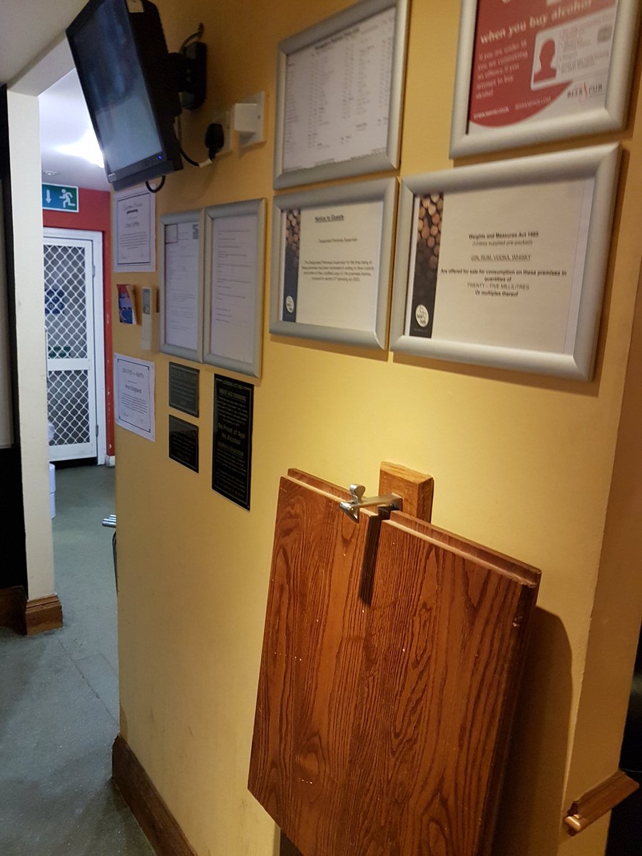 LizPhasey's tweet photo. All of @SmugglersTT @Smugglers16 "yellow" bar walls have gone .... and replaced with some of my scribbles @JoGolding6 @JoWatling @BenHBTT @coorslightuk @carling https://t.co/Qxxb97OvGG