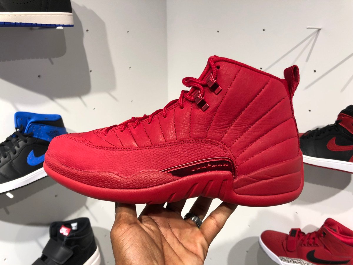 black friday retro 12