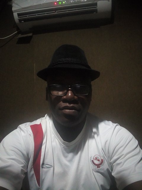 fredokoligwe's tweet photo. #IgboHighlife Request show Live is on @1047SMAFM in my @RangersIntFC stripe.
Countdown to #DeatinationAsaba
#FederationCup2018Final
#Asaba2018
#Radiopeople https://t.co/Tz8KyAUBGm
