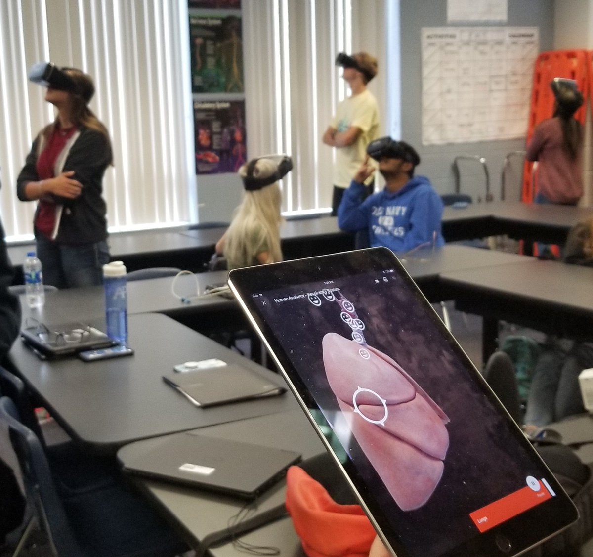 KCHS_Digital's tweet photo. Excited to see Mrs. Raphelt's @KleinCollins @KleinOak EMT students exploring the Respiratory System of the Human Anatomy via @GoogleForEdu Virtual Realty. #WDKCLT #SAMRizeKlein #P2PinAction https://t.co/1rvk1mdJ1T