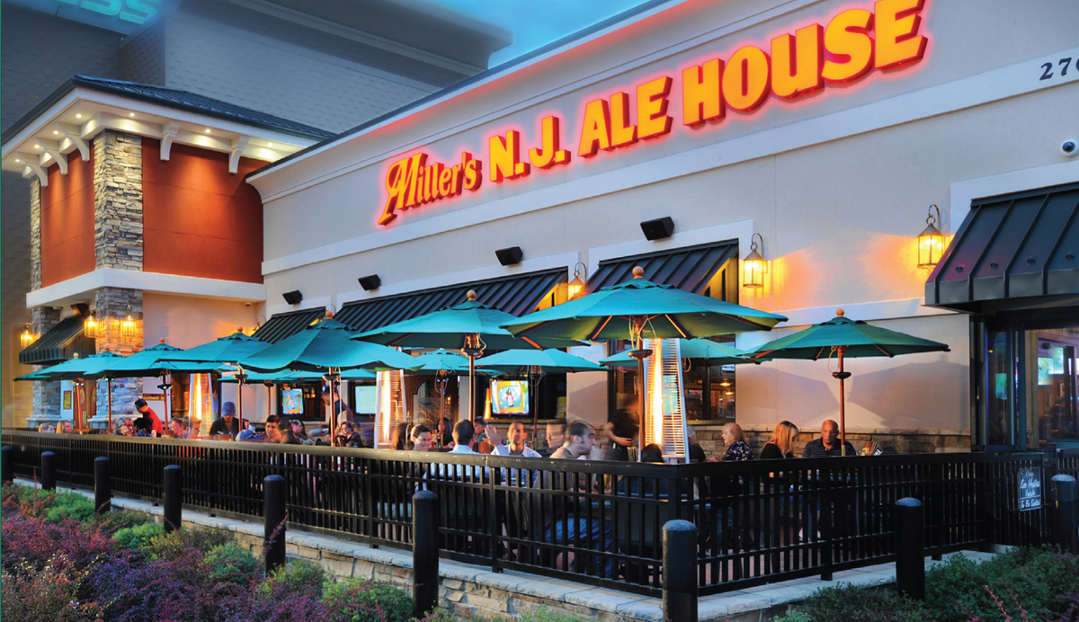 katzretail's tweet photo. With hard work and effort you can achieve anything! Big congrats to Amy Staats who represented Miller's Ale House Restaurants in acquiring their newest location in Rockaway, NJ. #CRE #ComingSpring2019 https://t.co/DwRmZCiaYH