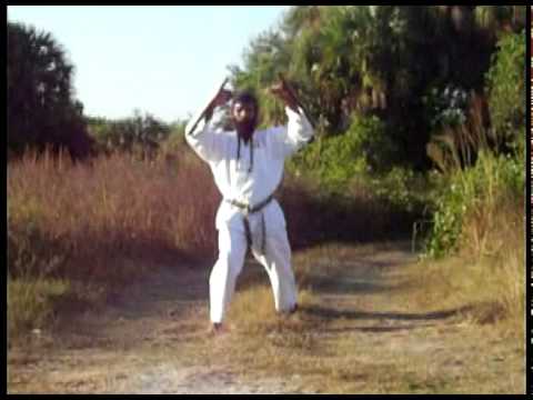 Fighting_Styles's tweet image. Okinawan Shuri Ryu Kobudo Katas Part 1 martialartsmasters.org/okinawan-shuri… #shuriryu #martialarts