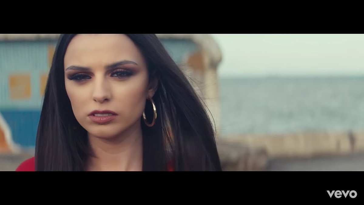 hxtlloyd's tweet photo. SHE IS BACK @CherLloyd
#NONEOFMYBUSINESS https://t.co/3beqxybtap