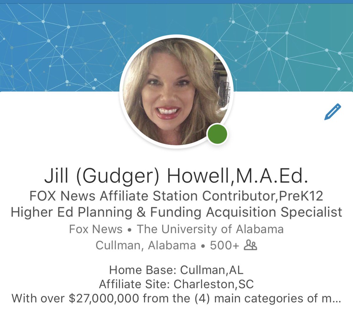JillGHowellMAEd's tweet photo. #YoureInvited to join us &amp; our more than 6,300 professional connections on #LinkedIn to talk about how to #MakeCollegeCostLess™️ ‼️
✨😄📈🎓✨
#edtech #edchat #edtechchat https://t.co/ndBvIL6JtB