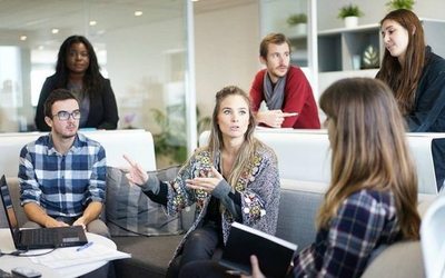 FNW_FR's tweet photo. Look Forward : l’incubateur de Showroomprivé ouvre ses candidatures pour 2019 https://t.co/aONesYvtrb https://t.co/SrHpqhIz9j