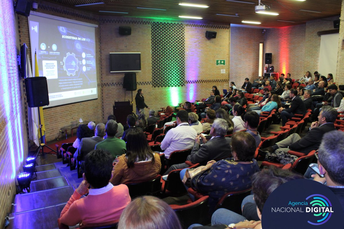 ANDigital_Col's tweet photo. La @ANDigital_Col participa en la Semana de Innovación Tecnológica en Archivos #SITA2018 en donde nuestra subdirectora de #ServiciosDigitales @linamariacs explica los  servicios ciudadanos digitales de #InteroperabilidadSCd, #CarpetaSCD y #AutenticacionSCD. https://t.co/MM7avRN6zR