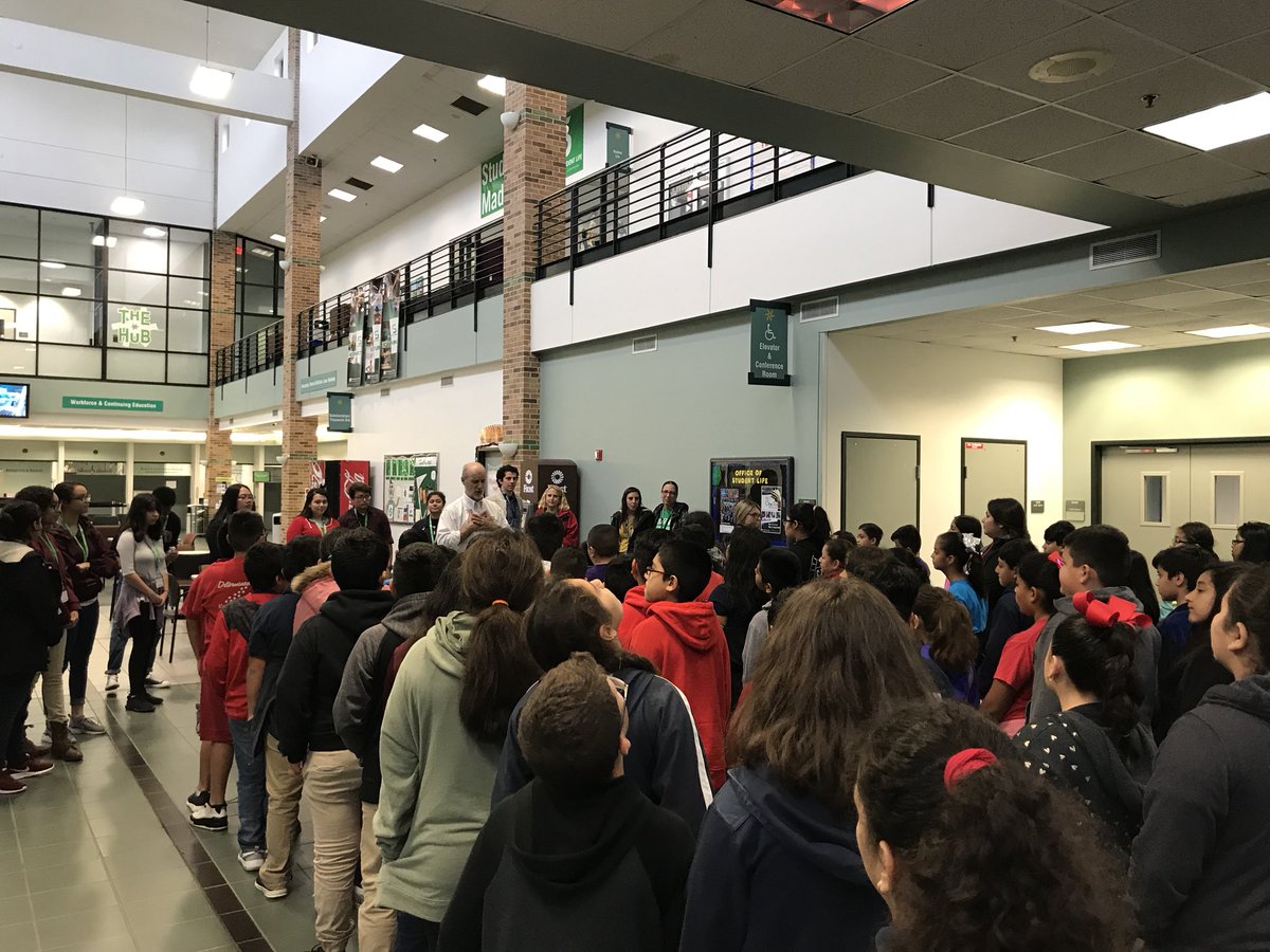 CenCounselorJJ's tweet photo. 5th grade field trip to Brookhaven College happening now! @CentralCFB #Centralisawesome https://t.co/loZ9ve9Obl