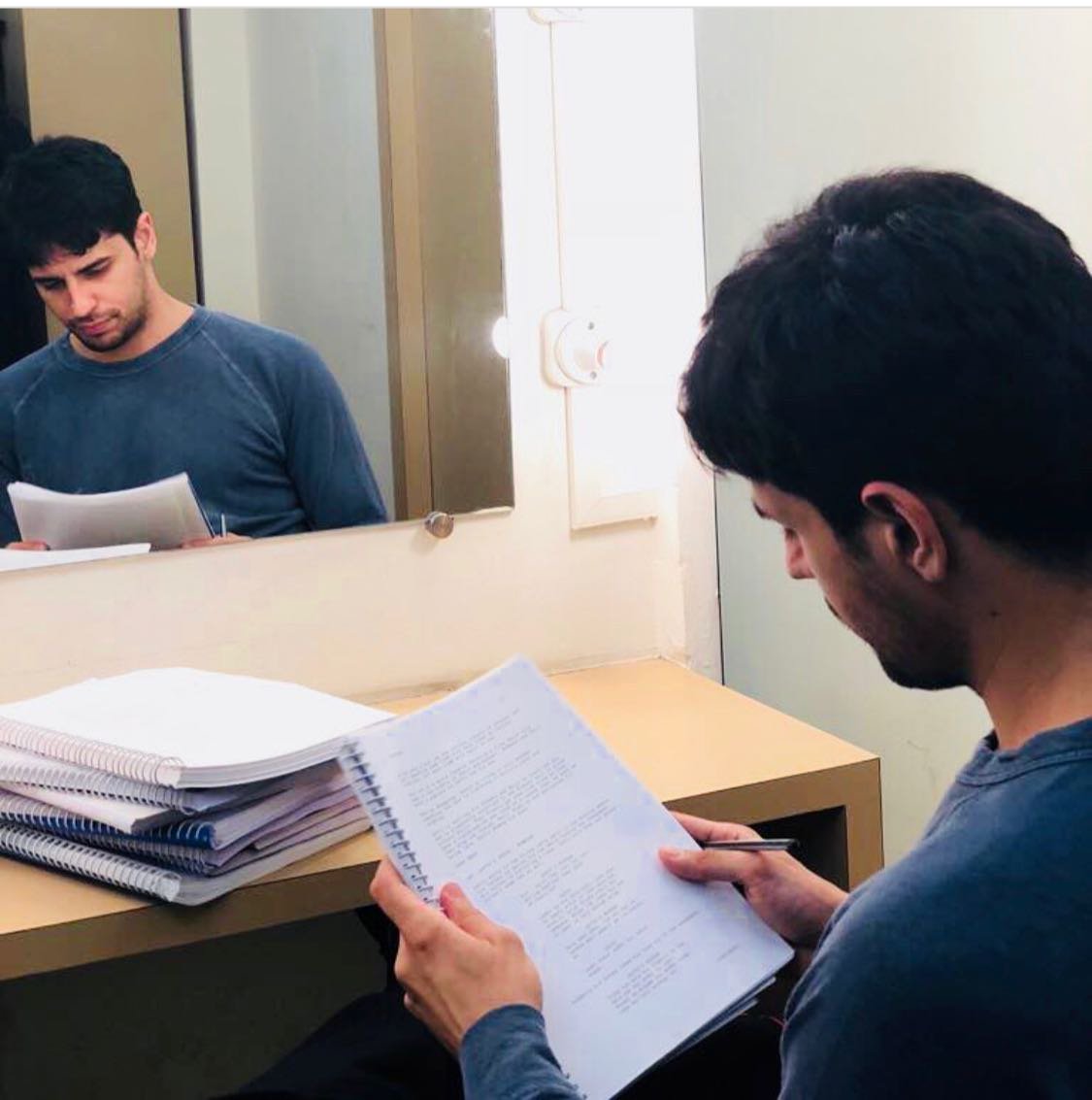 TanyaLinette's tweet image. Learn through script reading!
Read one script or play a week. Build your library. You want to be an educated actor. This will open up your world and give you an appreciation for the many styles available to you. 

#Acting #ReadingScripts #Actors